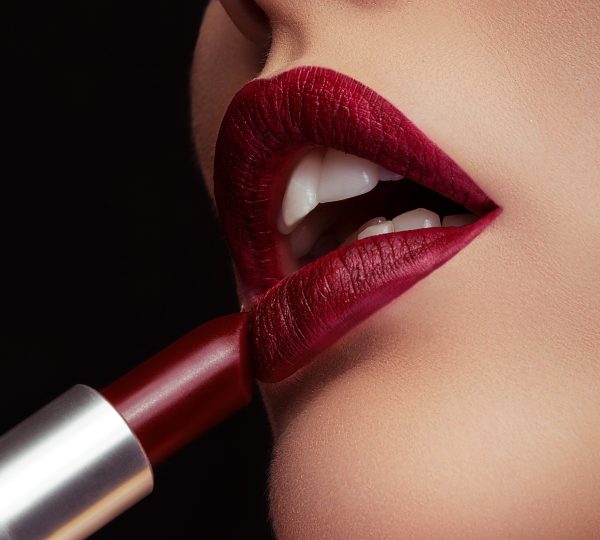 We create makeup for women who are done hiding and ready to own every room. Because when you look like yourself, the world finally sees who you really are, unstoppable!